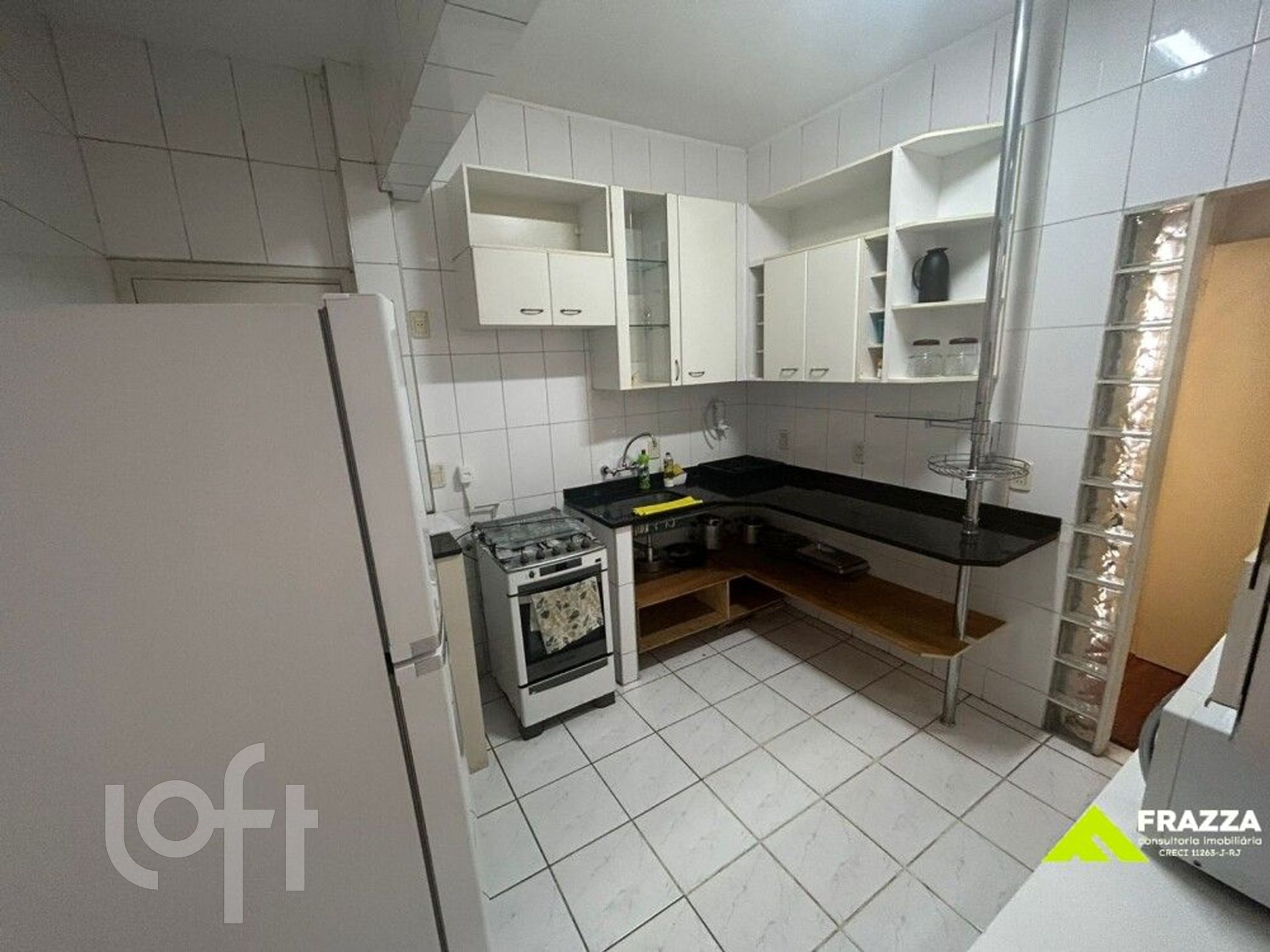 Apartamento à venda com 2 quartos, 77m² - Foto 5