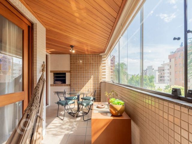 Apartamento com 154m², 3 dormitórios, 1 suíte, 2 vagas, Bela Vista em Porto Alegre