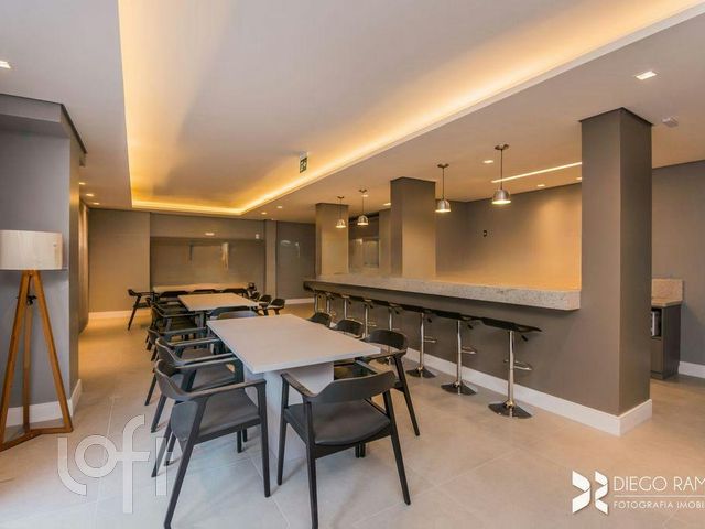 Apartamento com 100m², 3 dormitórios, 3 suítes, 2 vagas, Menino Deus em Porto Alegre