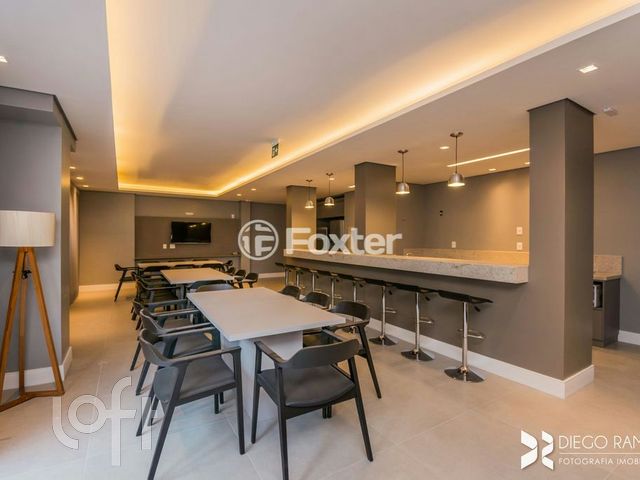 Apartamento com 100m², 3 dormitórios, 3 suítes, 2 vagas, Menino Deus em Porto Alegre