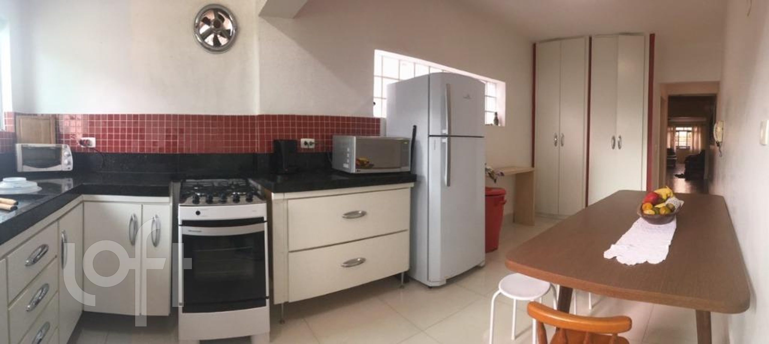 Casa à venda com 4 quartos, 286m² - Foto 4