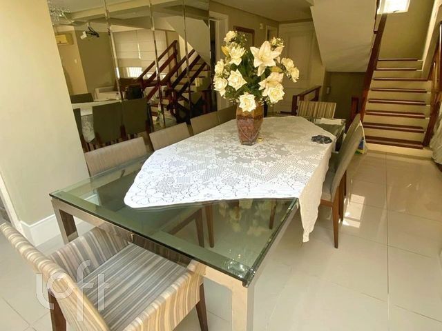 Casa em Condomínio com 258m², 4 dormitórios, 2 suítes, 2 vagas, Boa Vista em Porto Alegre
