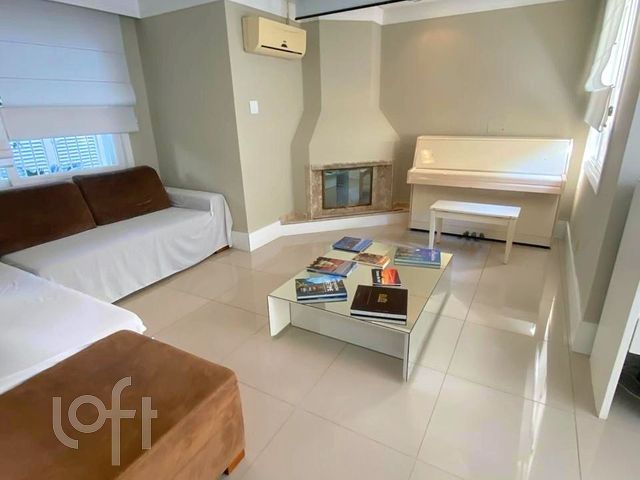 Casa em Condomínio com 258m², 4 dormitórios, 2 suítes, 2 vagas, Boa Vista em Porto Alegre