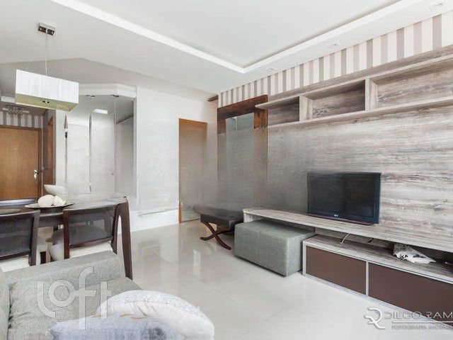 Apartamento com 65m², 2 dormitórios, 1 suíte, 1 vaga, Petrópolis em Porto Alegre