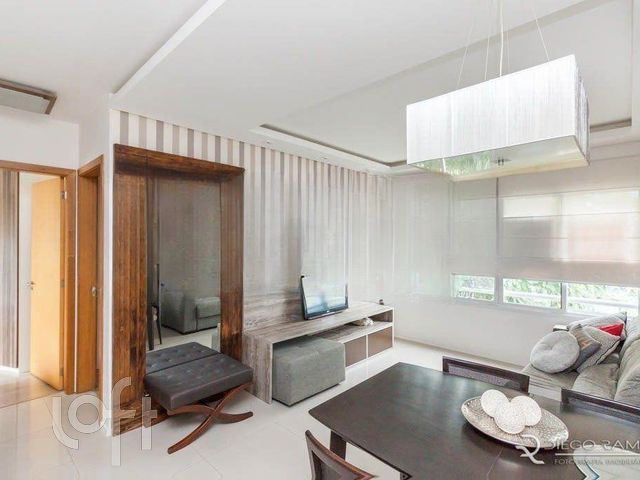 Apartamento com 65m², 2 dormitórios, 1 suíte, 1 vaga, Petrópolis em Porto Alegre