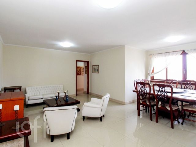 Apartamento com 126m², 3 dormitórios, 1 suíte, 2 vagas, Higienópolis em Porto Alegre