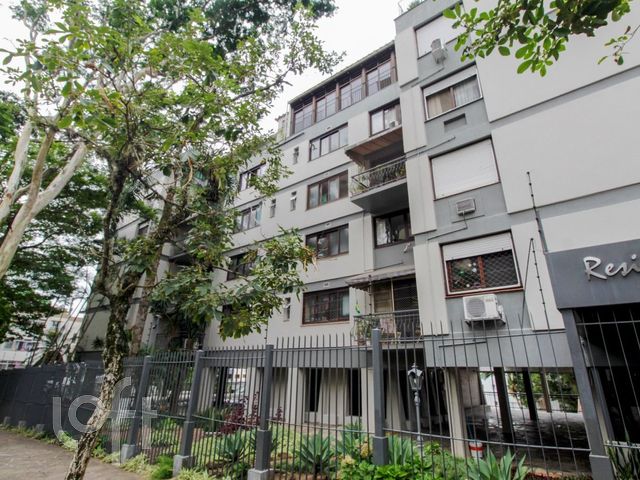 Apartamento com 126m², 3 dormitórios, 1 suíte, 2 vagas, Higienópolis em Porto Alegre
