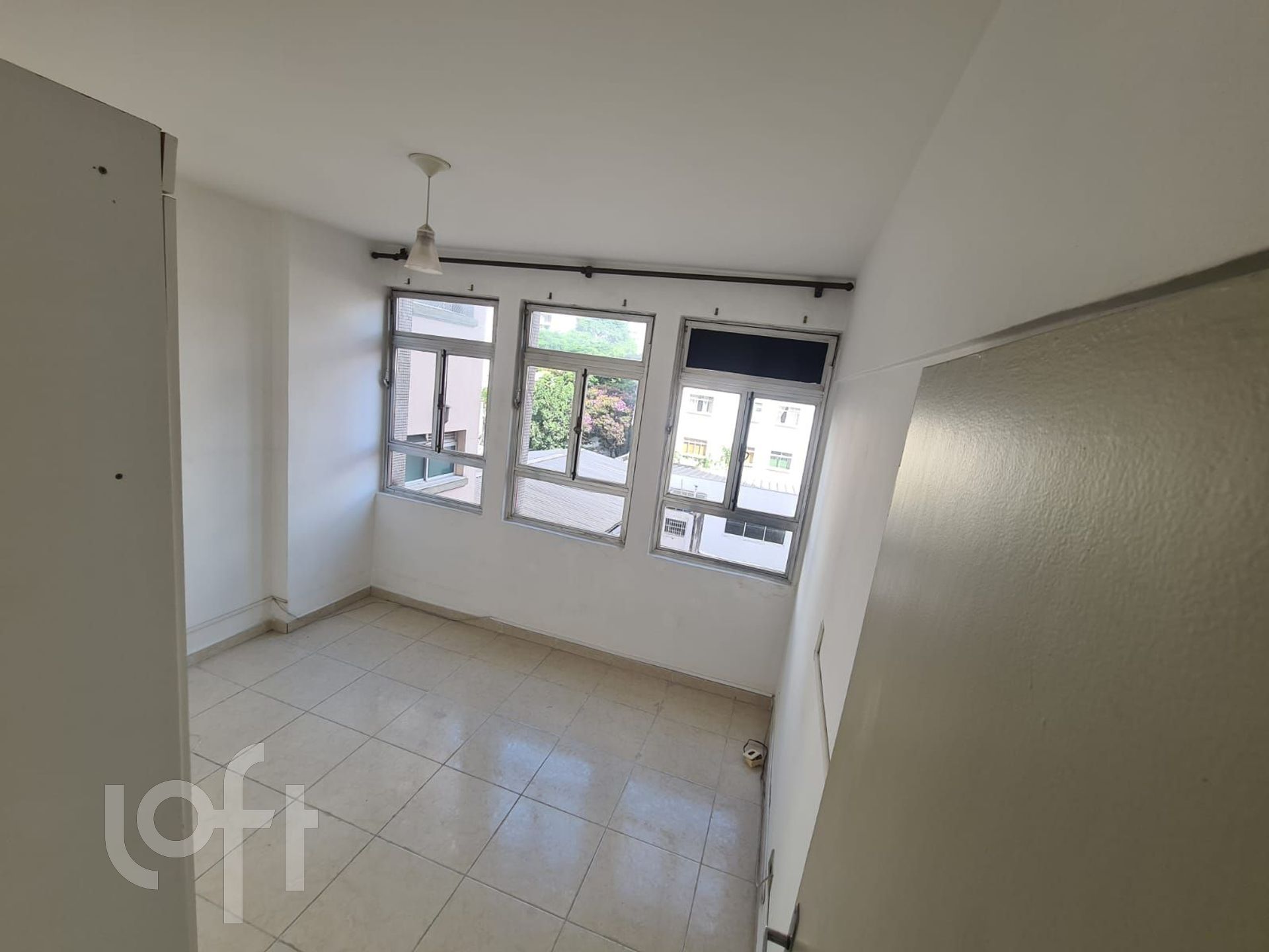 Apartamento à venda com 1 quarto, 41m² - Foto 2