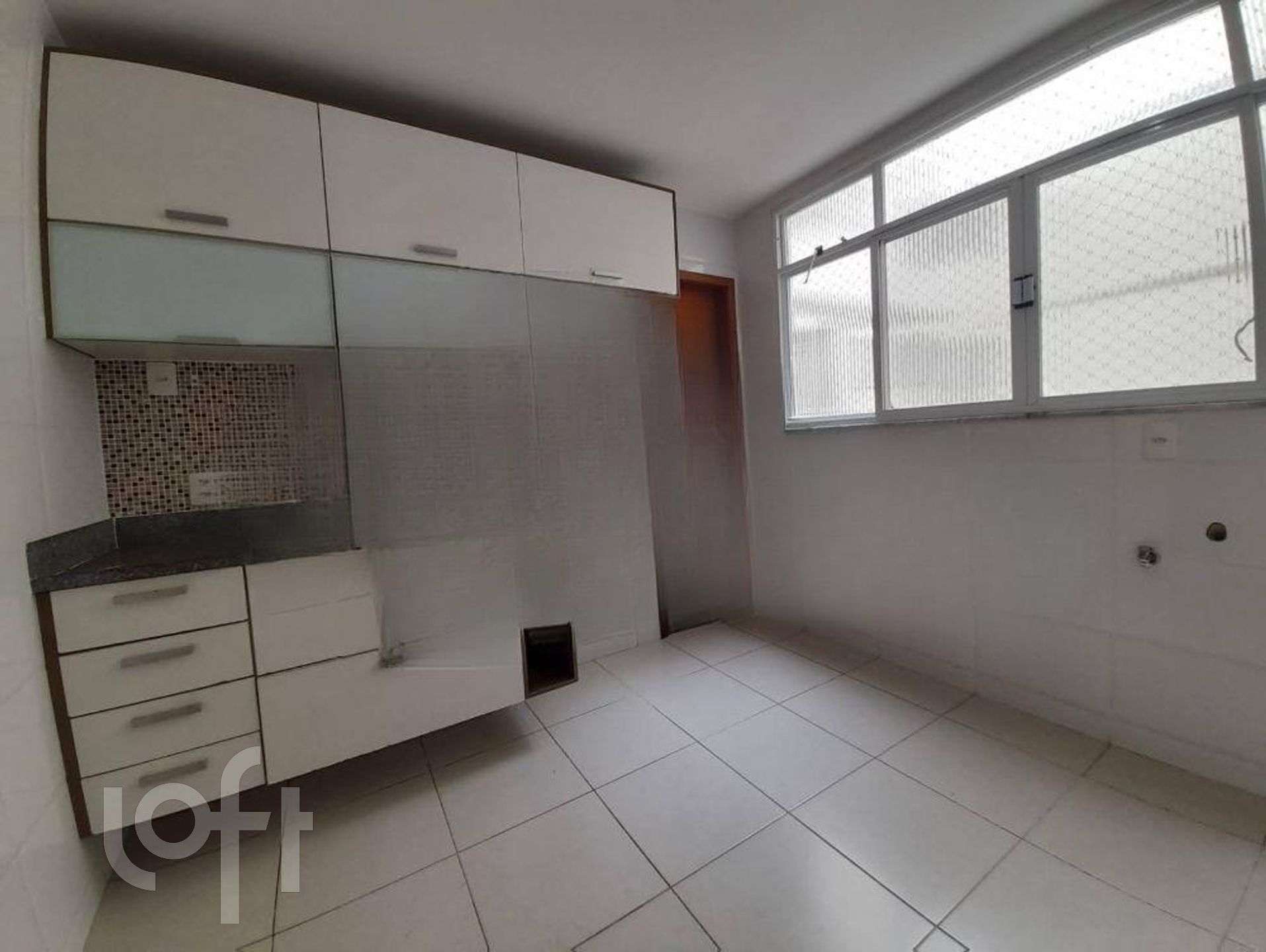 Apartamento à venda com 2 quartos, 110m² - Foto 3