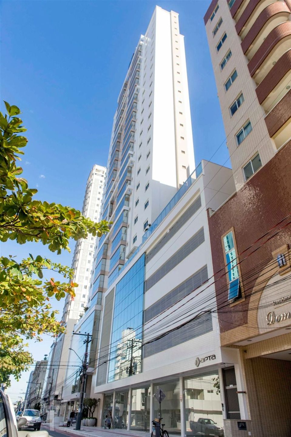 Apartamento à venda em Centro com 136 m², 3 quartos, 3 suítes, 3 vagas