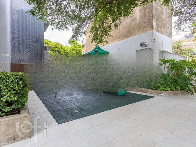 Apartamento com 81m², 2 dormitórios, 1 suíte, 2 vagas, Higienópolis em Porto Alegre