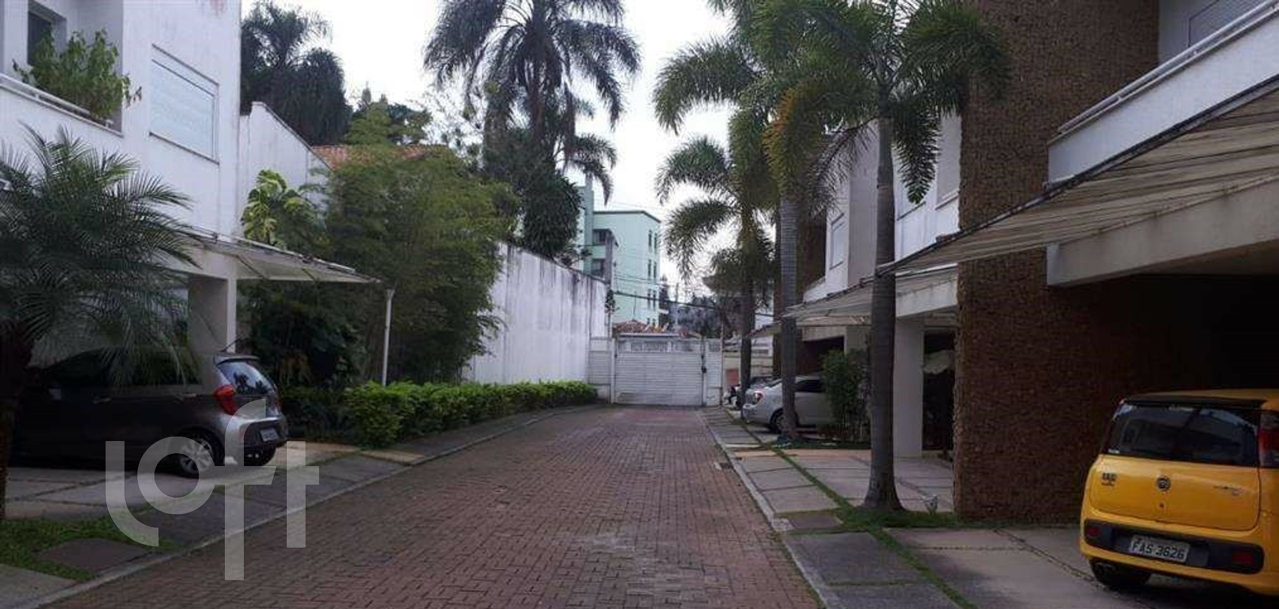 Casa de Condomínio à venda com 4 quartos, 300m² - Foto 1