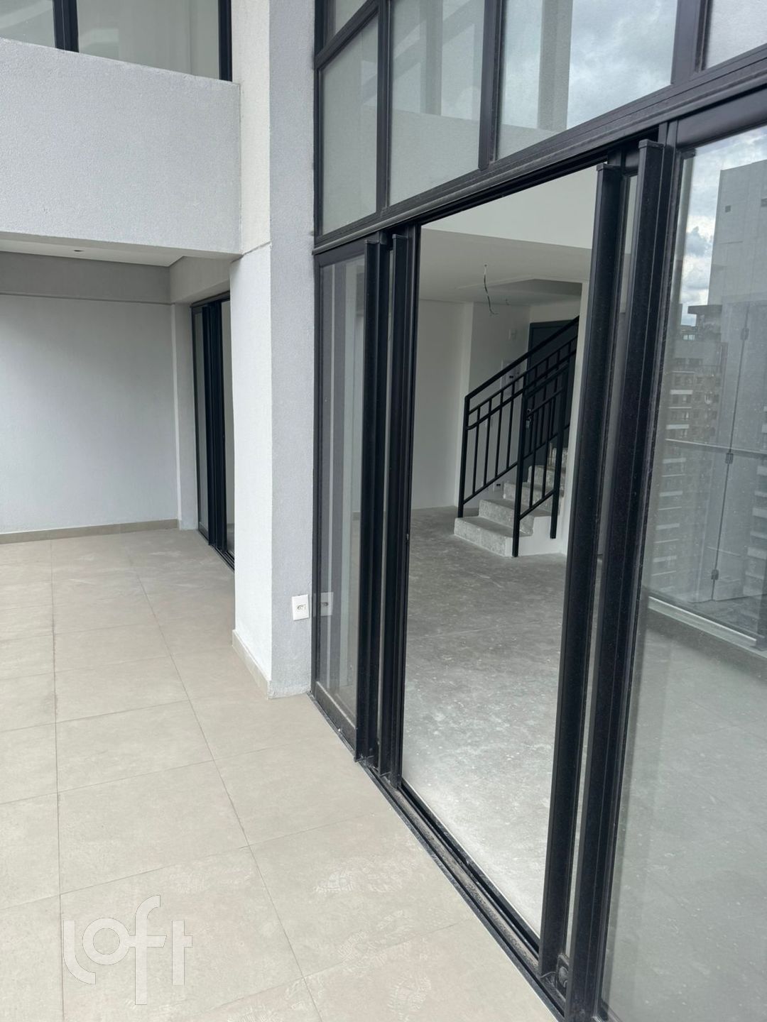 Apartamento à venda com 2 quartos, 104m² - Foto 2