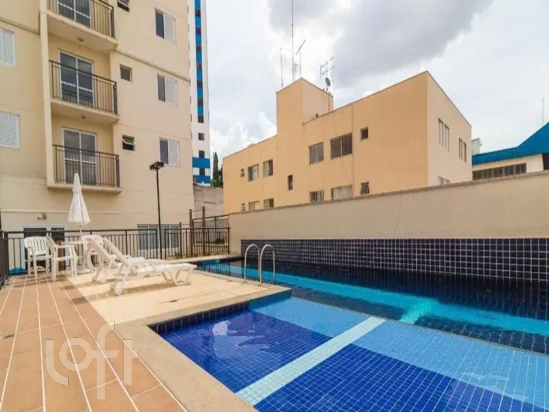 Apartamento à venda com 2 quartos, 47m² - Foto 2