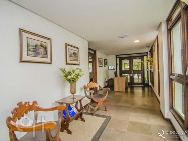 Apartamento com 70m², 3 dormitórios, 1 suíte, 1 vaga, Independência em Porto Alegre