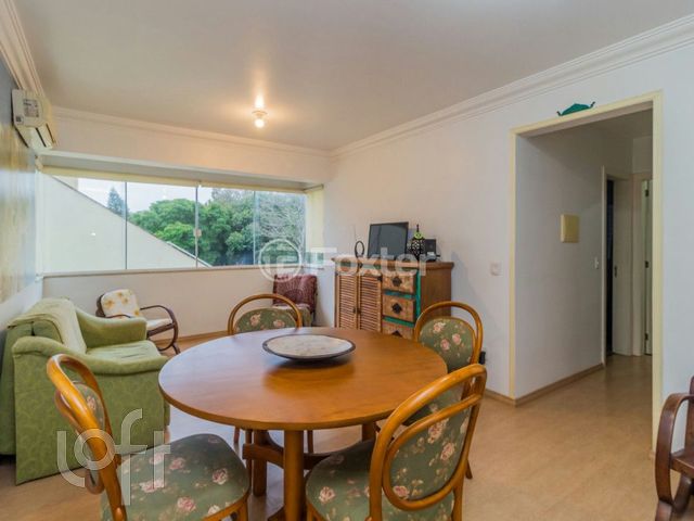 Apartamento com 68m², 2 dormitórios, 1 suíte, 2 vagas, Jardim Botânico em Porto Alegre