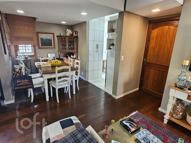 Casa com 362m², 3 dormitórios, 1 suíte, 2 vagas, Petrópolis em Porto Alegre