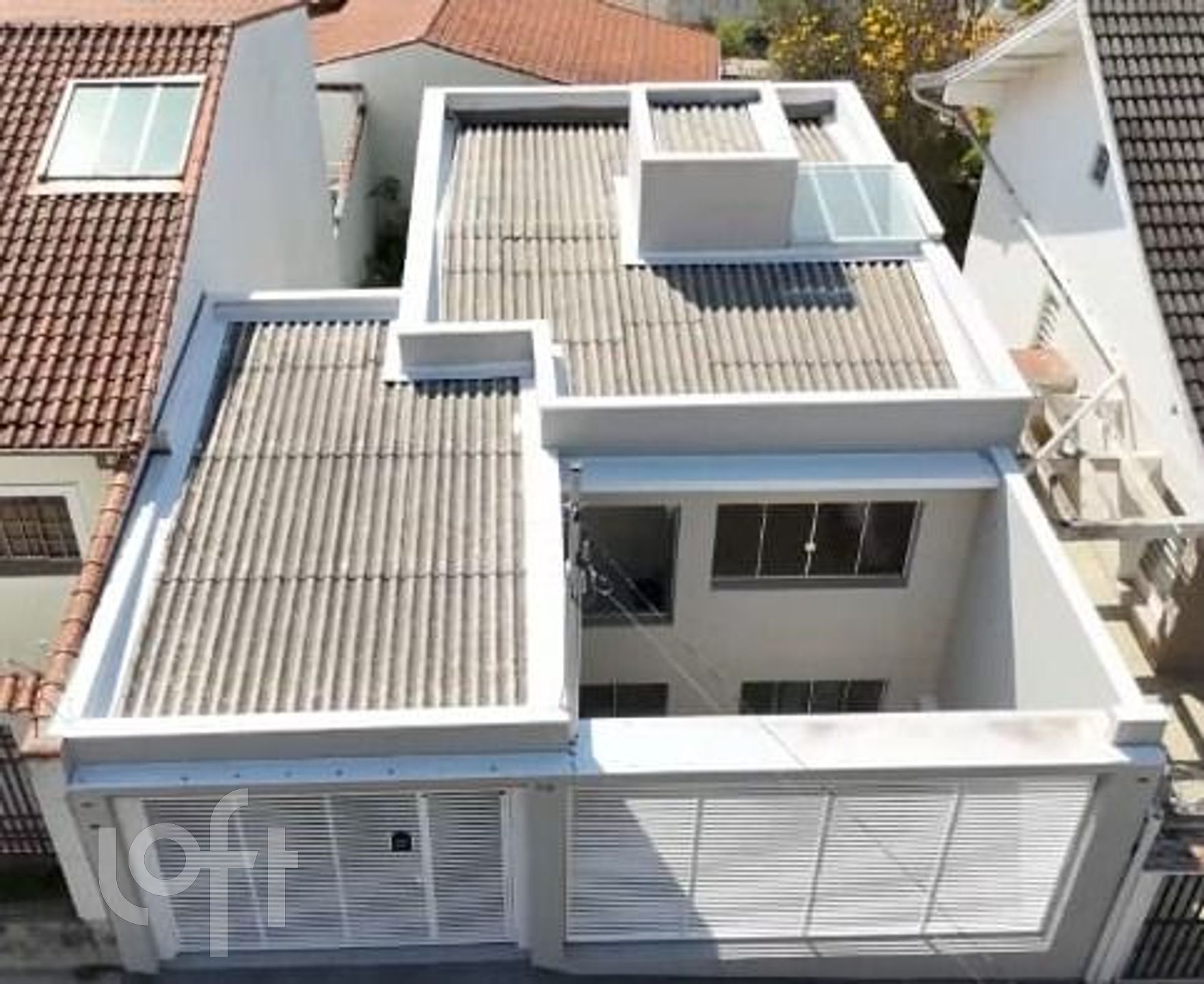 Casa à venda com 3 quartos, 245m² - Foto 1