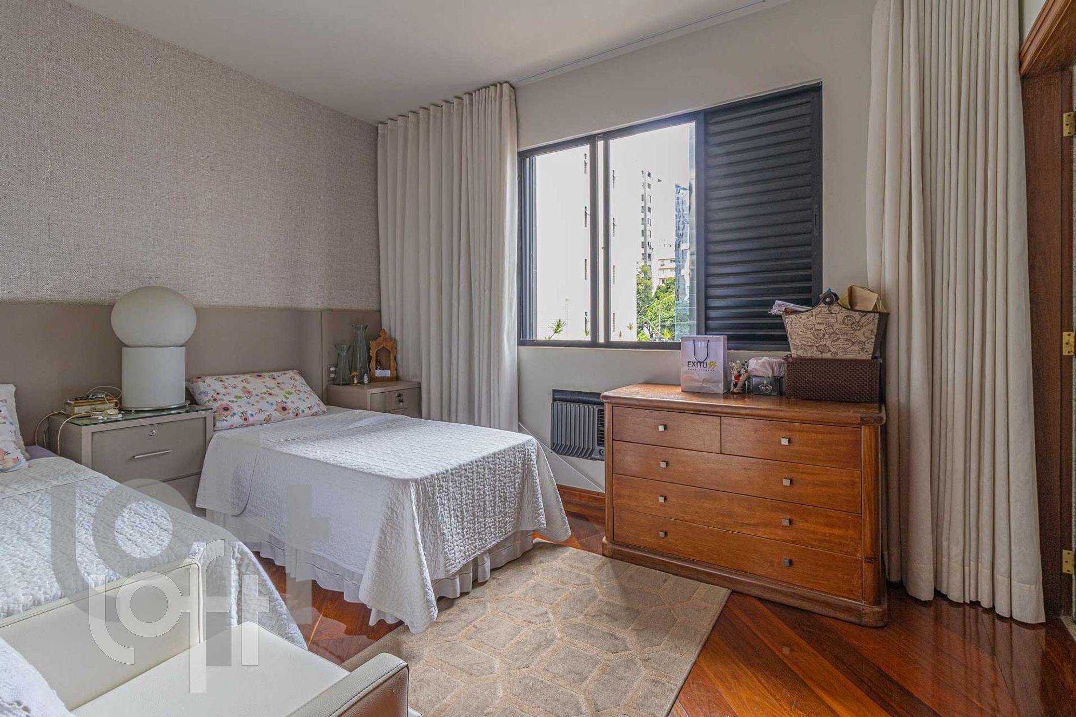 Apartamento à venda com 4 quartos, 300m² - Foto 3