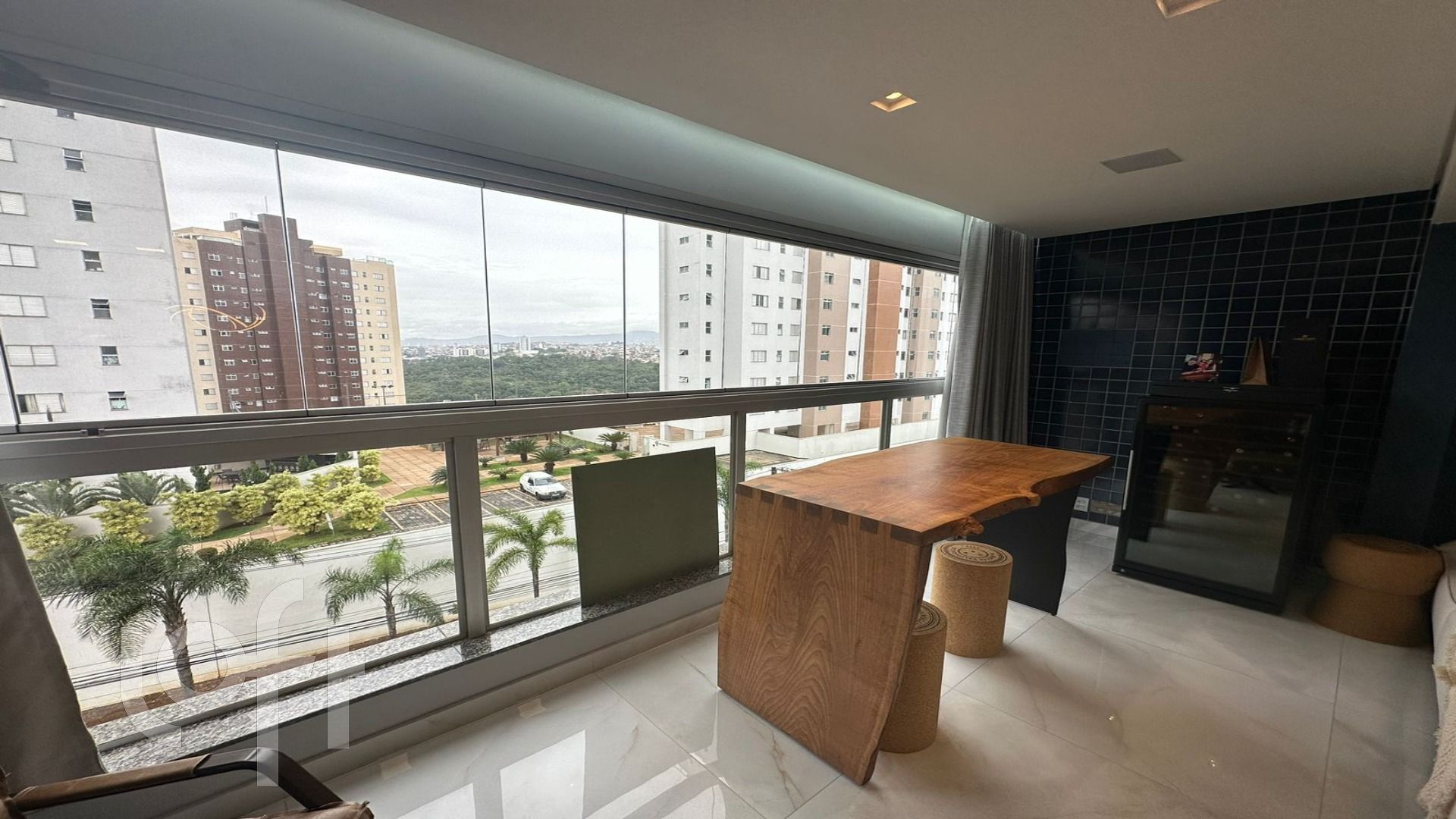 Apartamento à venda com 3 quartos, 107m² - Foto 4