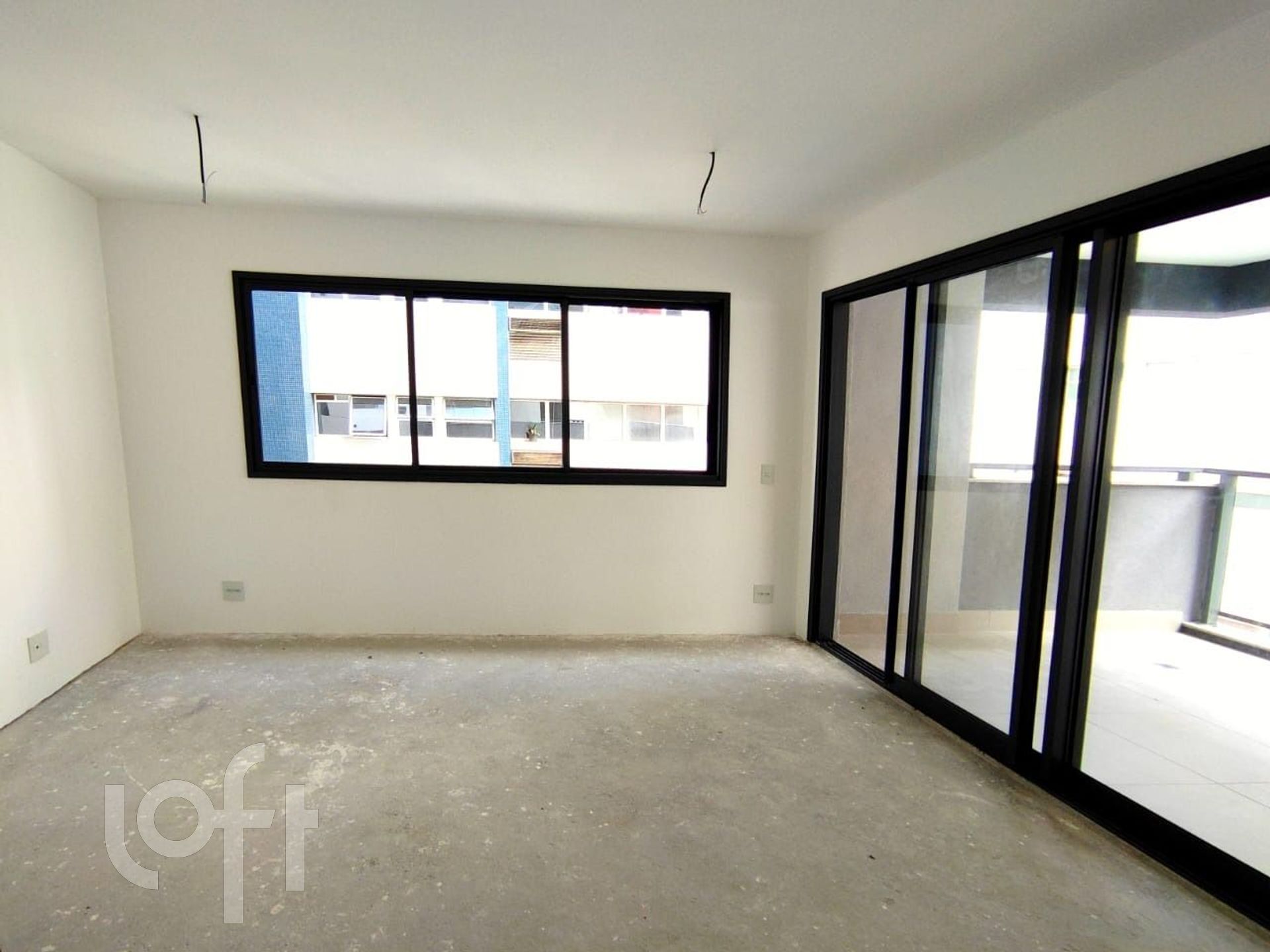 Apartamento à venda com 2 quartos, 64m² - Foto 1