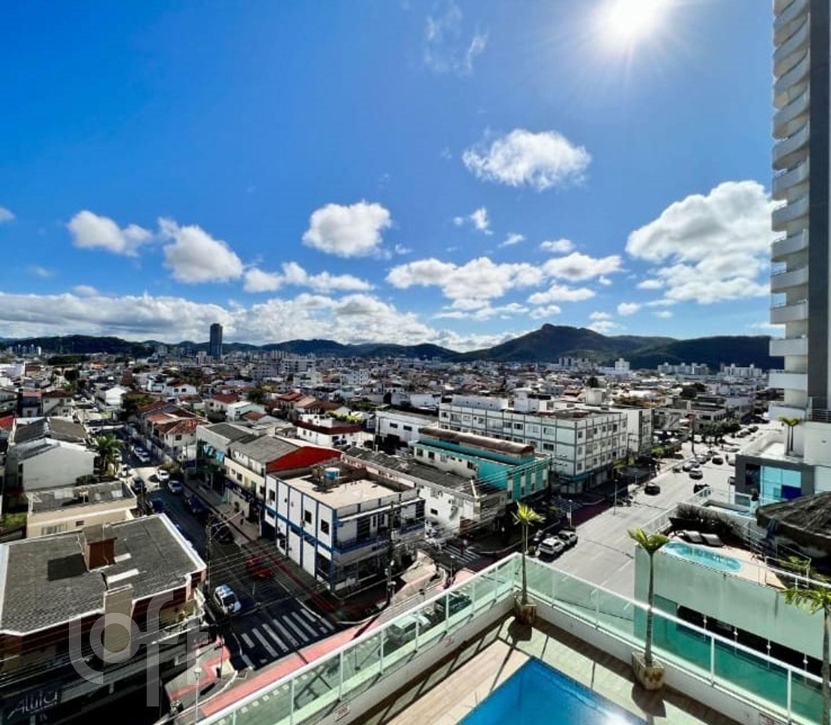 Apartamentos com 135m², 4 quartos, 2 suítes, 4 garagens, no bairro Centro em Balneário Camboriú