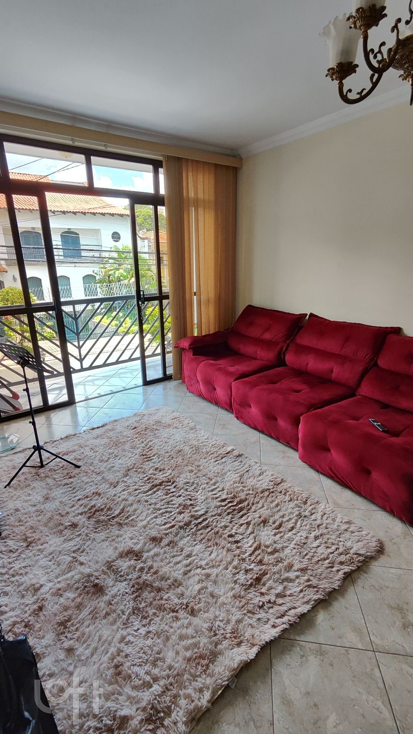 Casa à venda com 2 quartos, 120m² - Foto 1