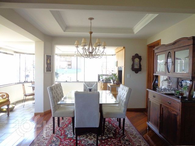 Apartamento com 139m², 3 dormitórios, 1 suíte, 2 vagas, Higienópolis em Porto Alegre