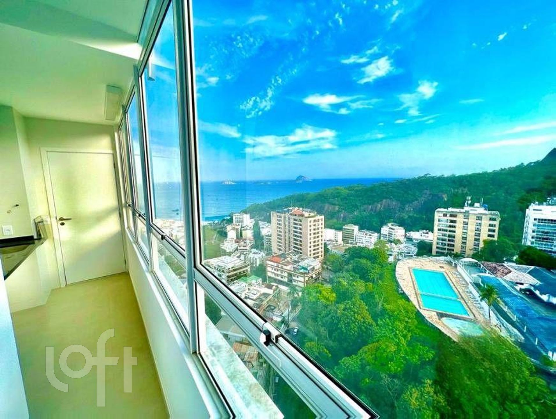 Apartamento à venda com 4 quartos, 200m² - Foto 3