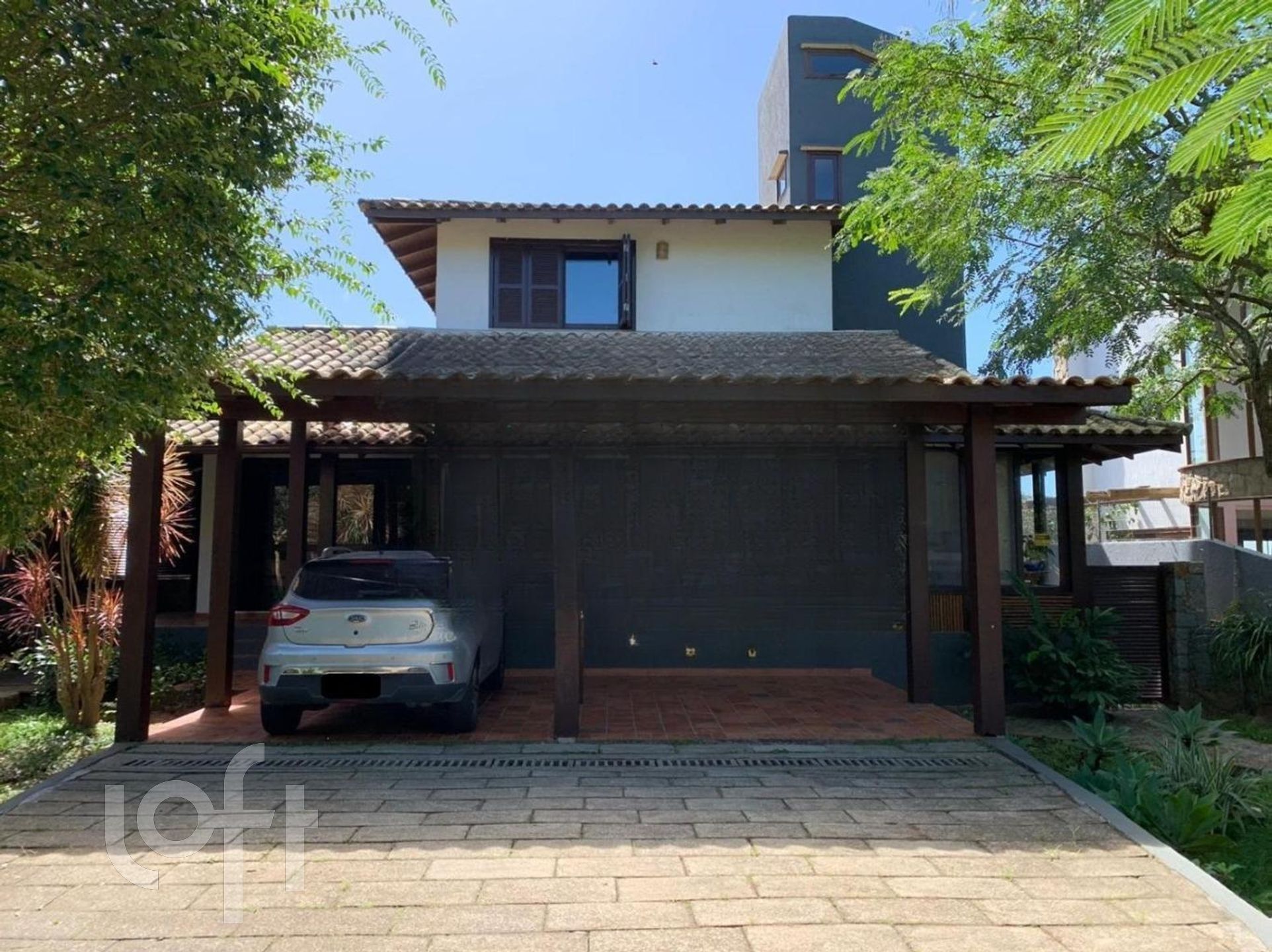 Casa Residencial com 340m², 4 quartos, 2 suítes, no bairro Porto da Lagoa em Florianópolis