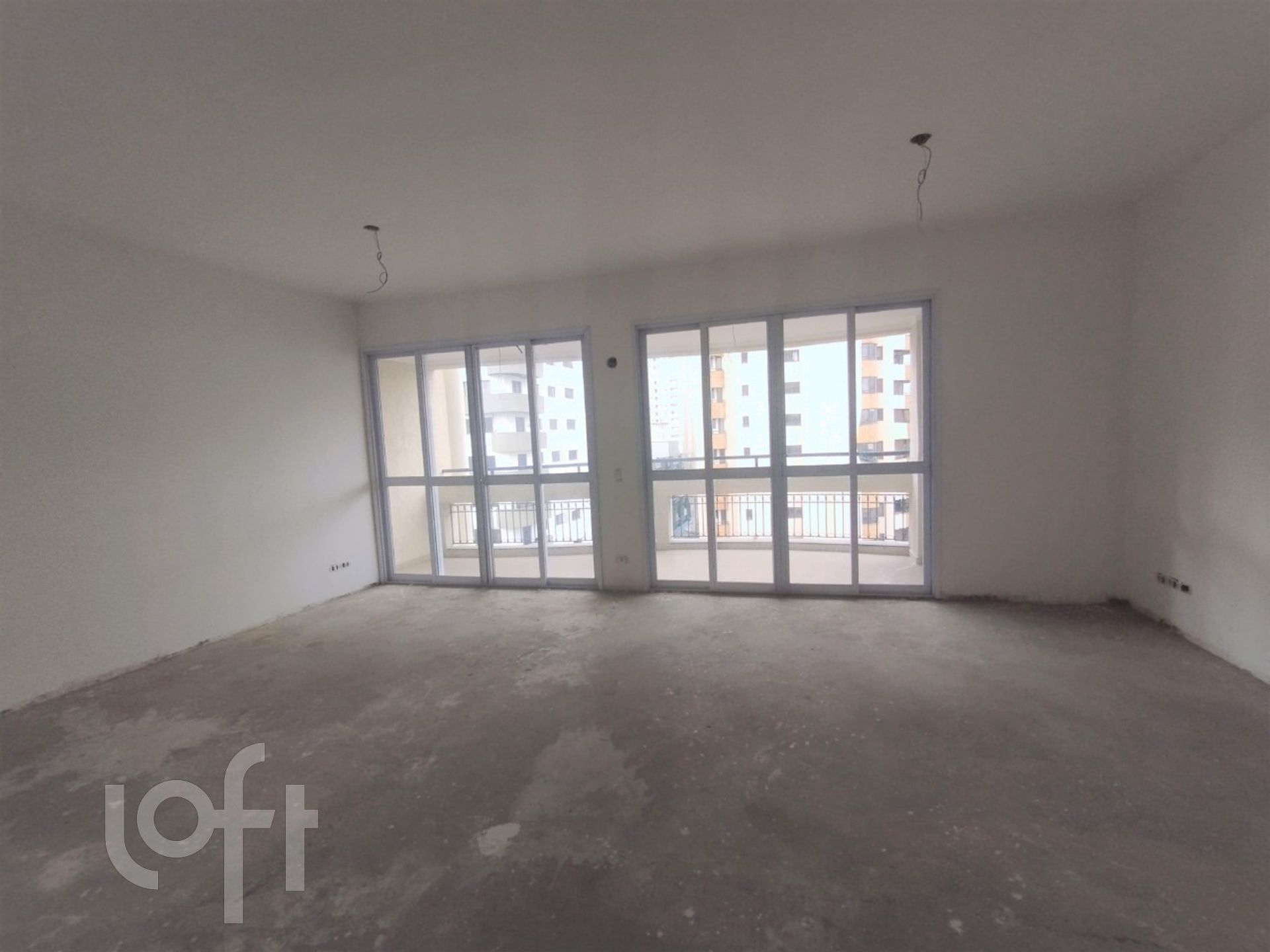 Apartamento à venda com 4 quartos, 161m² - Foto 2