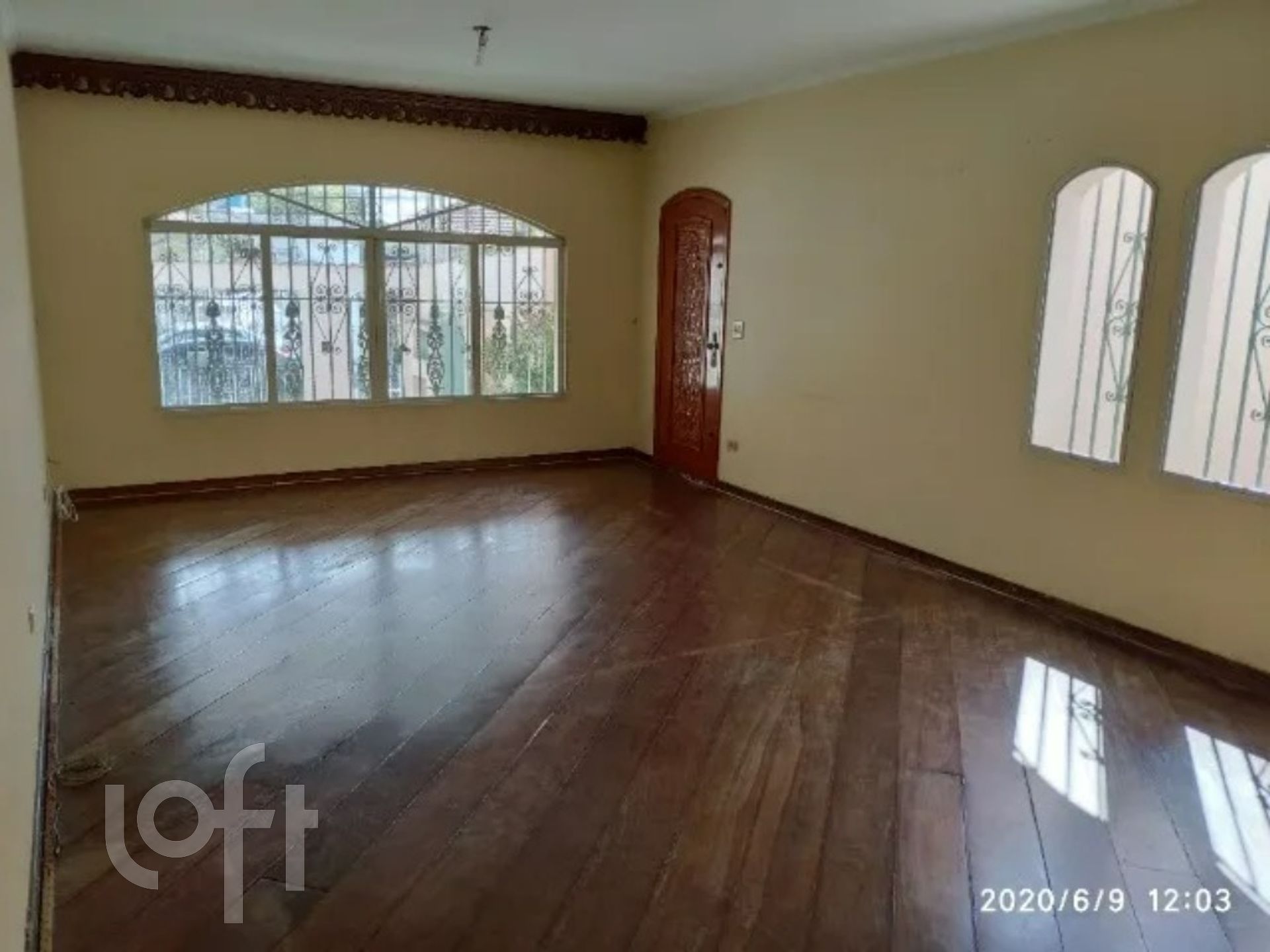 Casa à venda com 3 quartos, 270m² - Foto 1