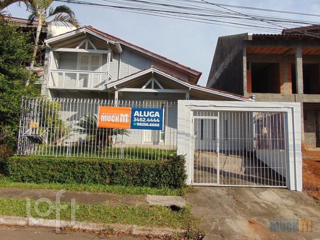 Casa com 80m², 3 dormitórios, 1 suíte, 2 vagas no bairro São José em Canoas para Comprar