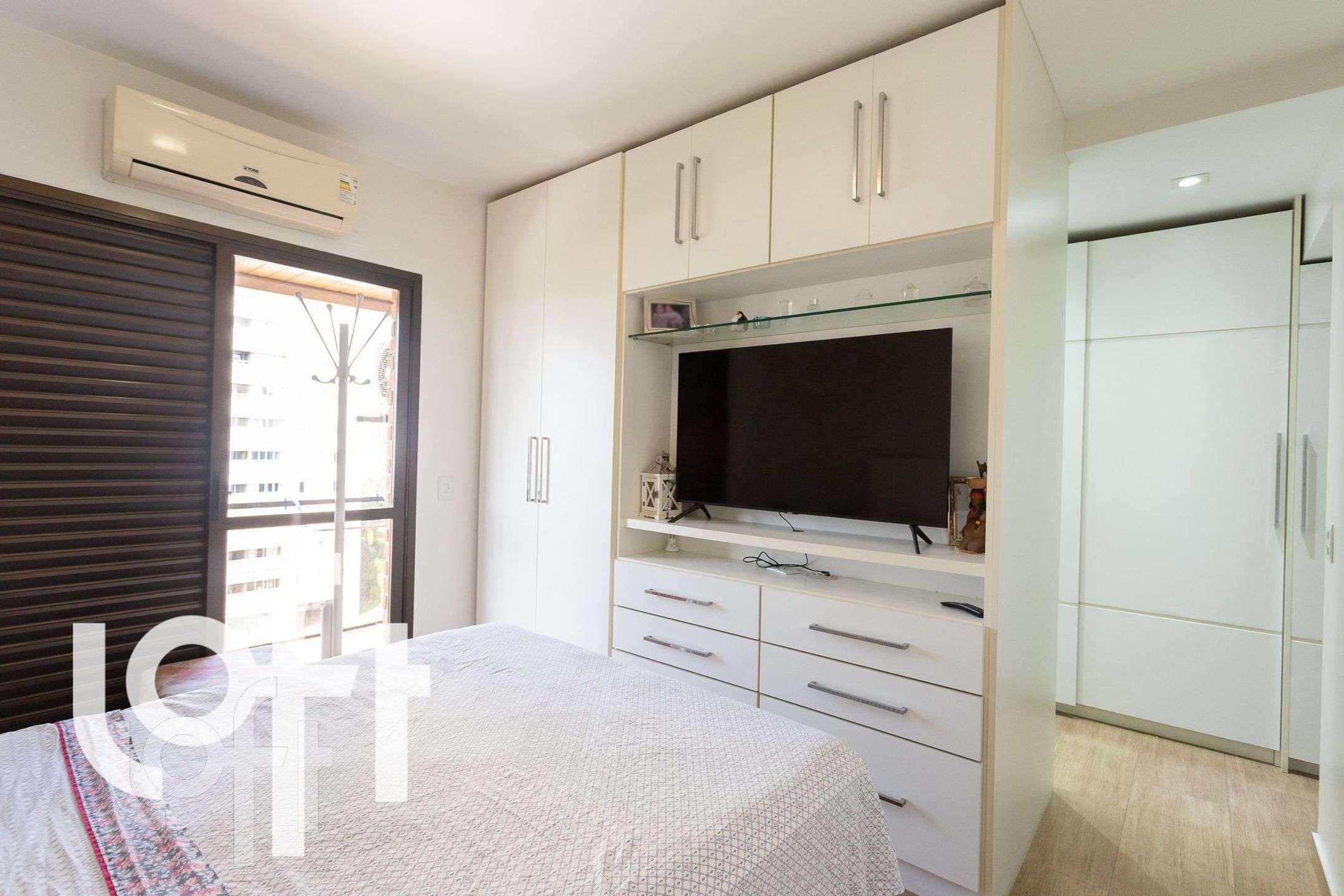 Apartamento à venda com 4 quartos, 162m² - Foto 6