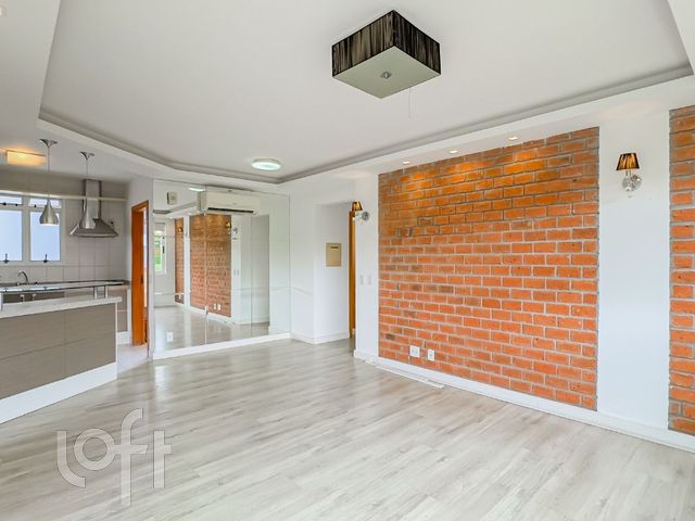 Apartamento com 74m², 2 dormitórios, 1 suíte, 2 vagas, Vila Ipiranga em Porto Alegre