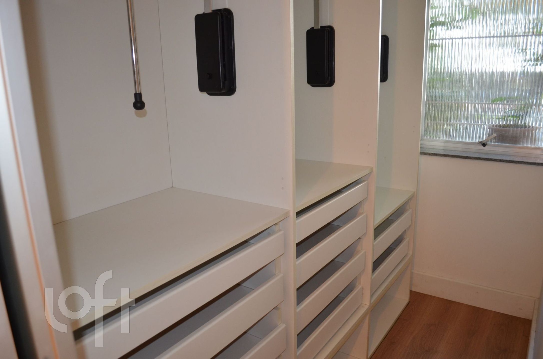 Apartamento à venda com 3 quartos, 110m² - Foto 2