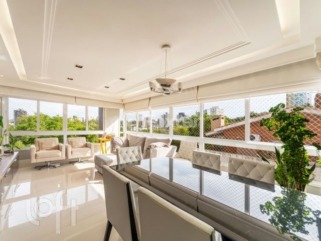 Apartamento com 105m², 3 dormitórios, 1 suíte, 2 vagas, Boa Vista em Porto Alegre