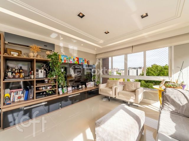 Apartamento com 105m², 3 dormitórios, 1 suíte, 2 vagas, Boa Vista em Porto Alegre