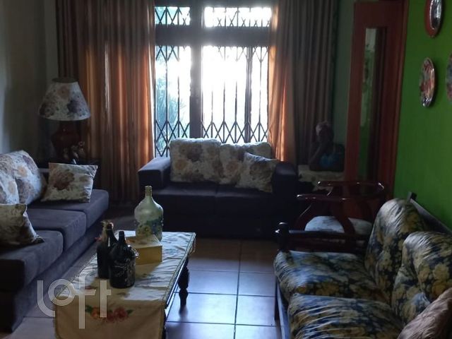 Casa com 250m², 4 dormitórios, 1 suíte, 3 vagas, São João em Porto Alegre