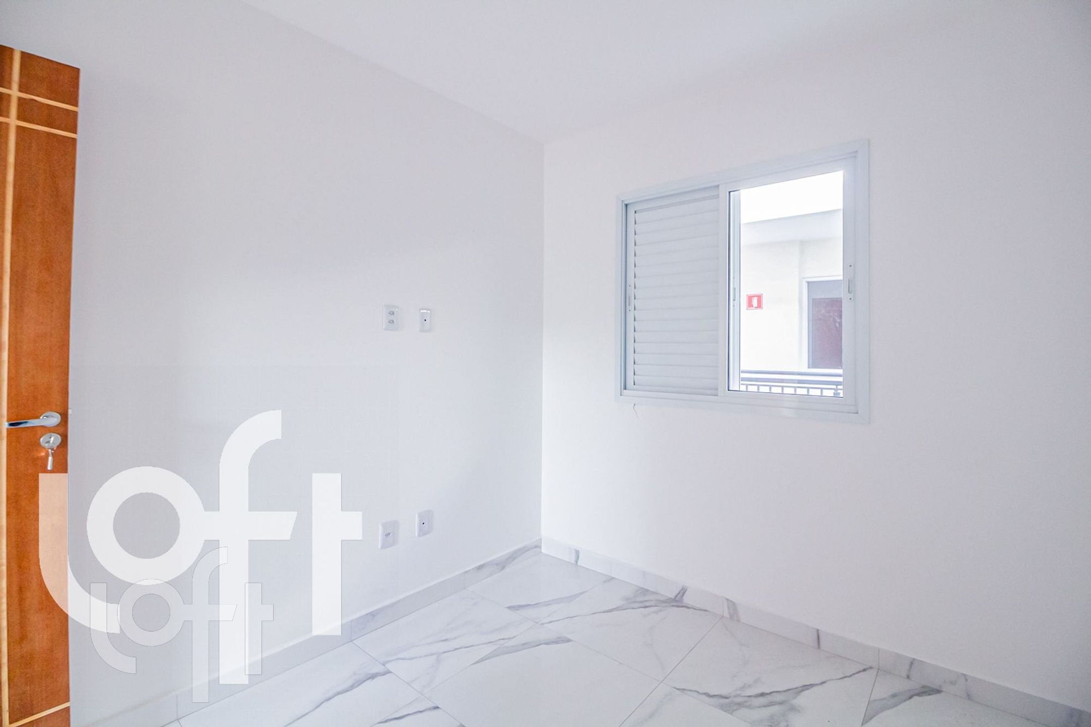 Apartamento à venda com 2 quartos, 42m² - Foto 2