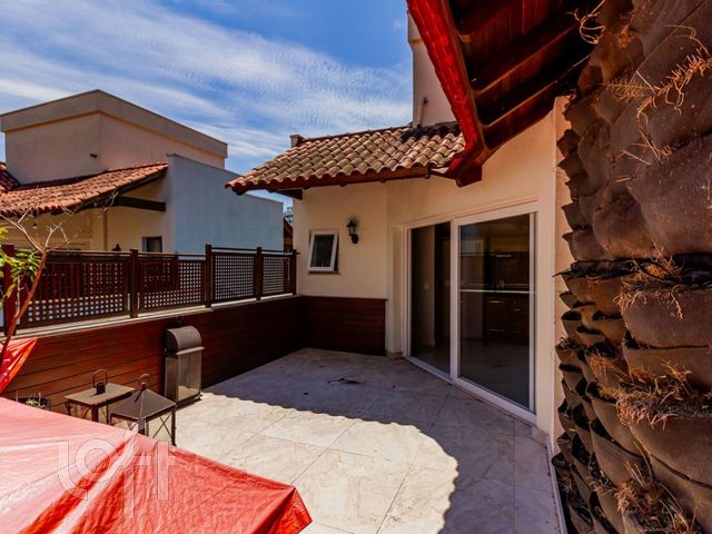 Casa em Condomínio com 271m², 3 dormitórios, 1 suíte, 2 vagas, Três Figueiras em Porto Alegre