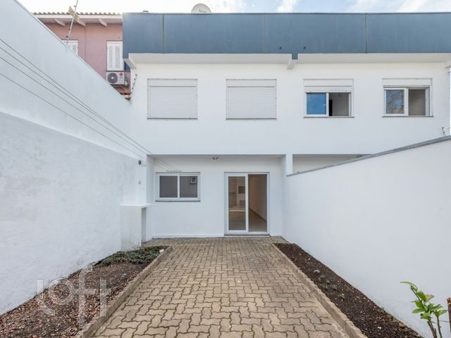 Casa com 163m², 3 dormitórios, 2 suítes, 2 vagas, Vila Ipiranga em Porto Alegre