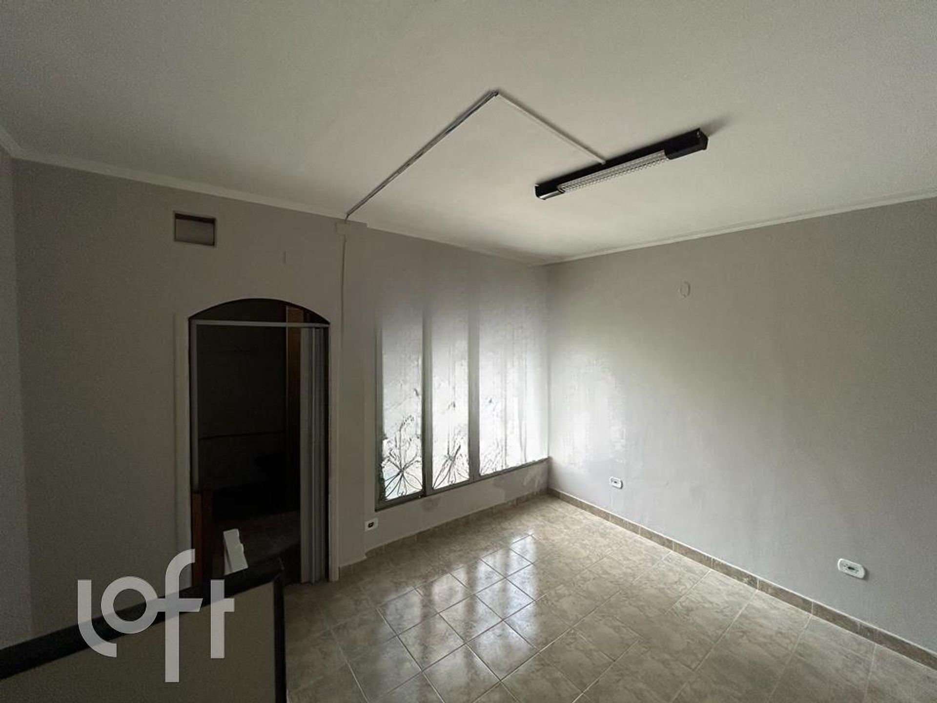 Casa à venda com 6 quartos, 260m² - Foto 4