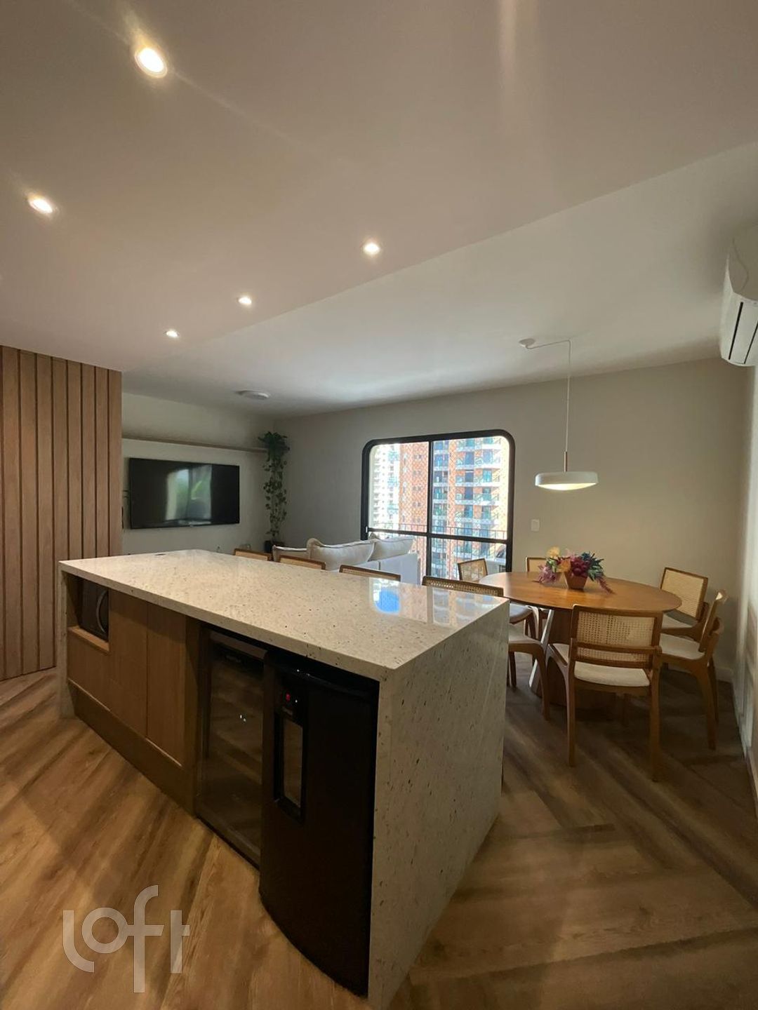 Apartamento à venda com 2 quartos, 72m² - Foto 2