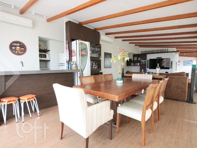 Apartamento com 262m², 3 dormitórios, 1 suíte, 2 vagas, Menino Deus em Porto Alegre