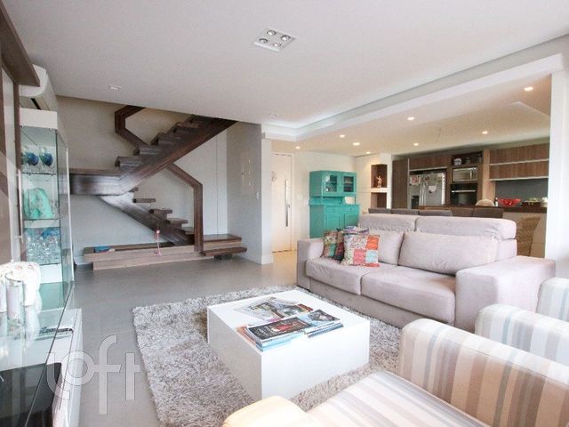 Apartamento com 262m², 3 dormitórios, 1 suíte, 2 vagas, Menino Deus em Porto Alegre