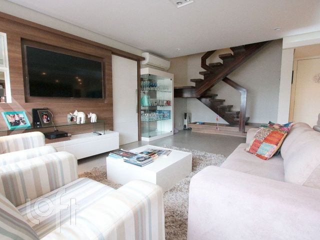 Apartamento com 262m², 3 dormitórios, 1 suíte, 2 vagas, Menino Deus em Porto Alegre