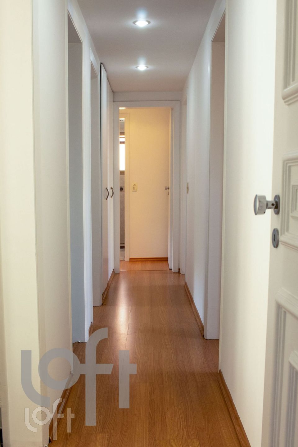 Apartamento à venda com 4 quartos, 165m² - Foto 2