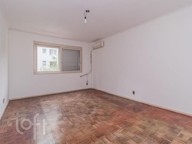 Apartamento com 111m², 4 dormitórios, 1 suíte, 1 vaga, São João em Porto Alegre