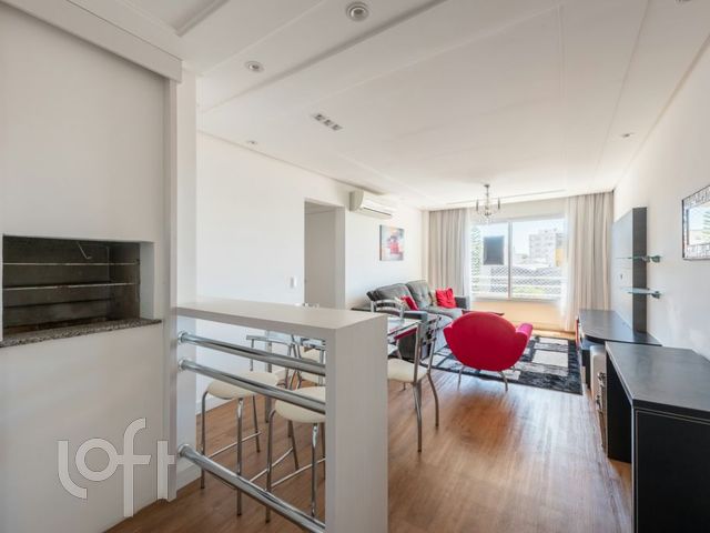 Apartamento com 71m², 2 dormitórios, 1 suíte, 2 vagas, São João em Porto Alegre